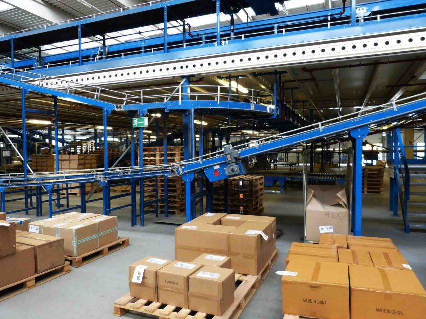 logistics-852939_1920-1